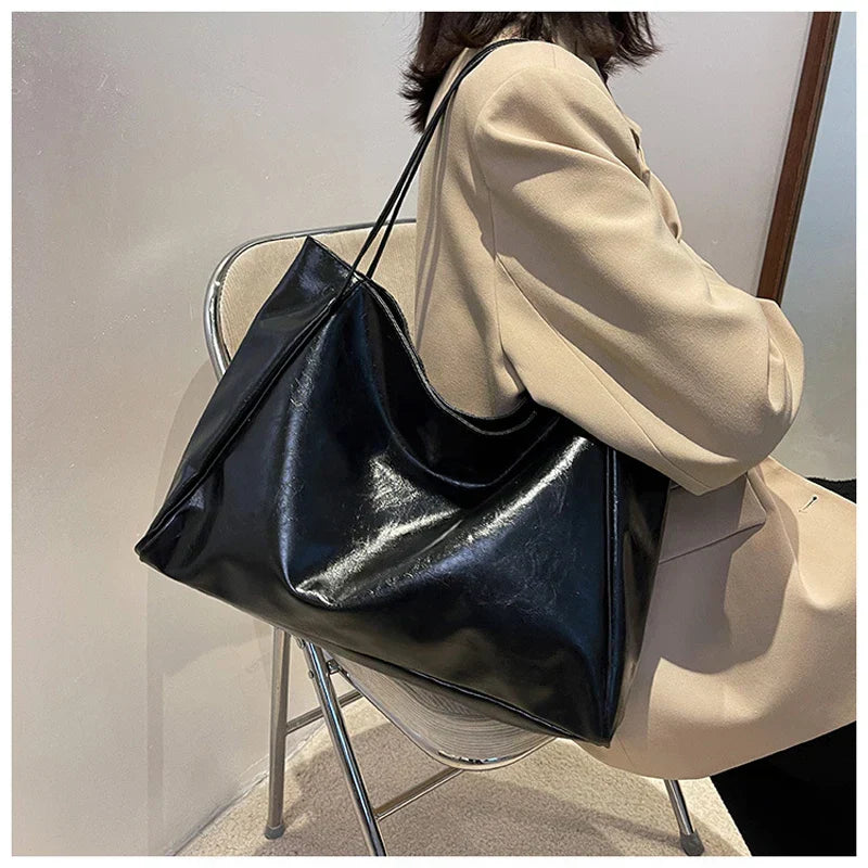 lola Tote Bag